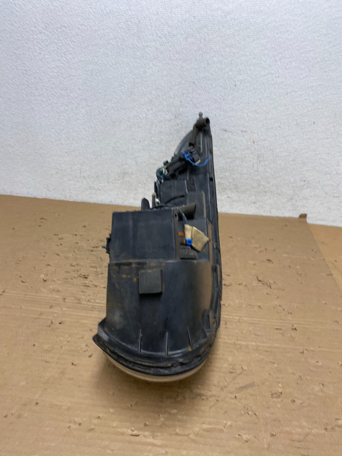 2000 to 2005 Buick Lesabre Headlight Right Passenger Side Halogen AD4379 DW9