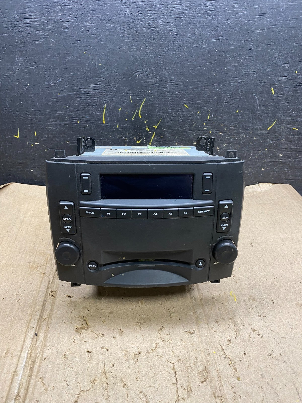 2005 to 2007 Cadillac Escalade Radio CD AM/FM DVD 6 Disc OEM X6150 DG1