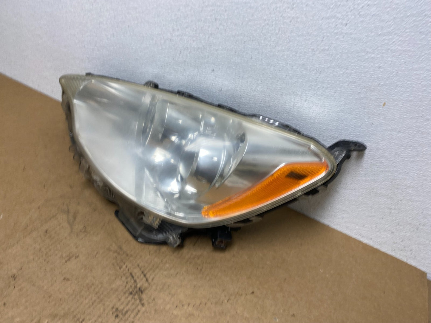 2012 2013 2014 Toyota Prius C Left Driver LH Side Halogen Headlight AC2996 DW1
