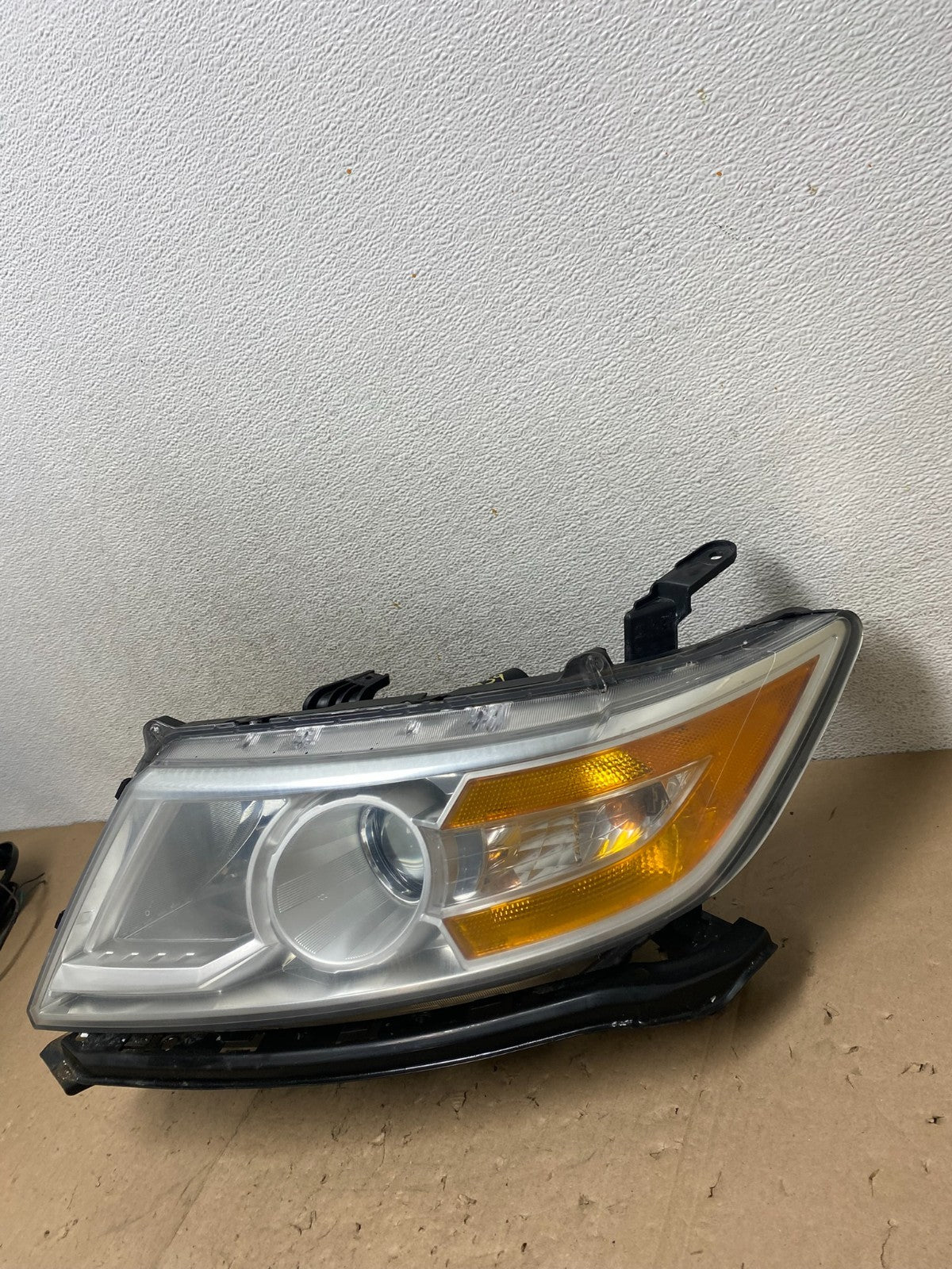 2011 to 2013 Honda Odyssey Front Left Driver LH Headlight Halogen AG5439 DW2