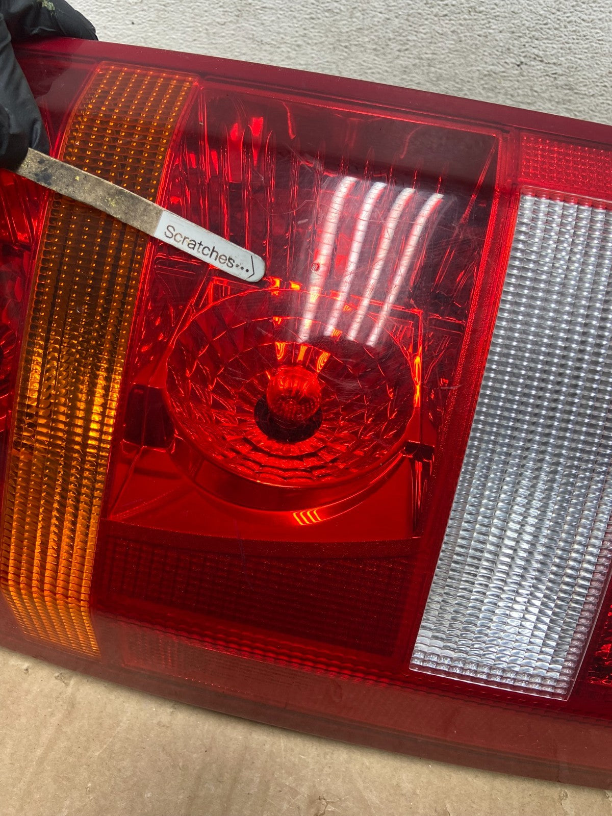 2005 - 2009 Land Rover LR3 Left Driver LH Side Tail Light af7362 DG3