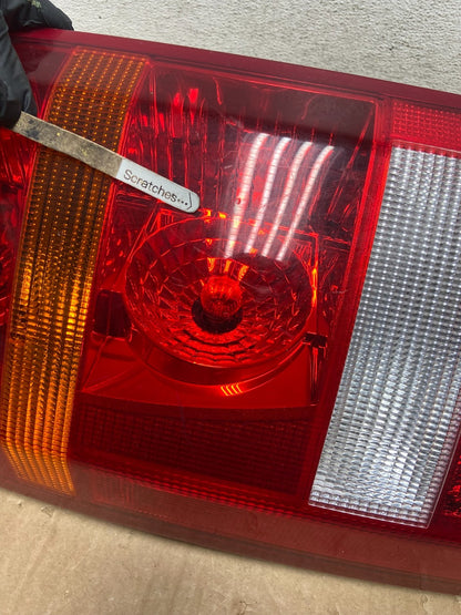 2005 - 2009 Land Rover LR3 Left Driver LH Side Tail Light af7362 DG3