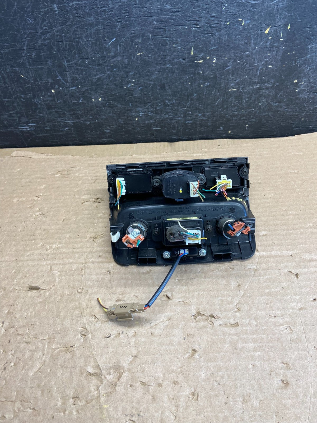 2011-2013 Kia Sorento Center Seat Heater Switches Aux USB Power Outlet AF2694 DG3