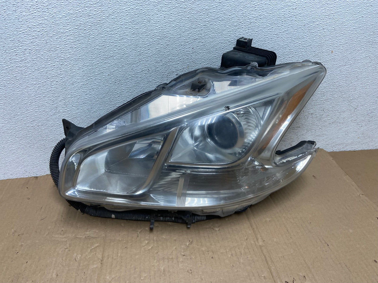 2009-2014 Nissan Maxima Headlight Left Driver Side Xenon HID AE8997 LK0