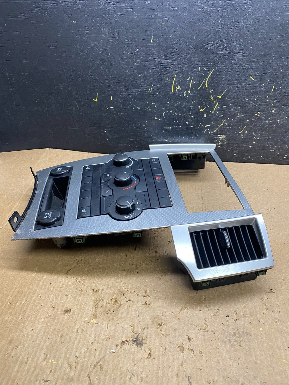 2008 to 2010 Jeep Grand Cherokee Center A/C Heater Climate Control OEM Z4417  DG2