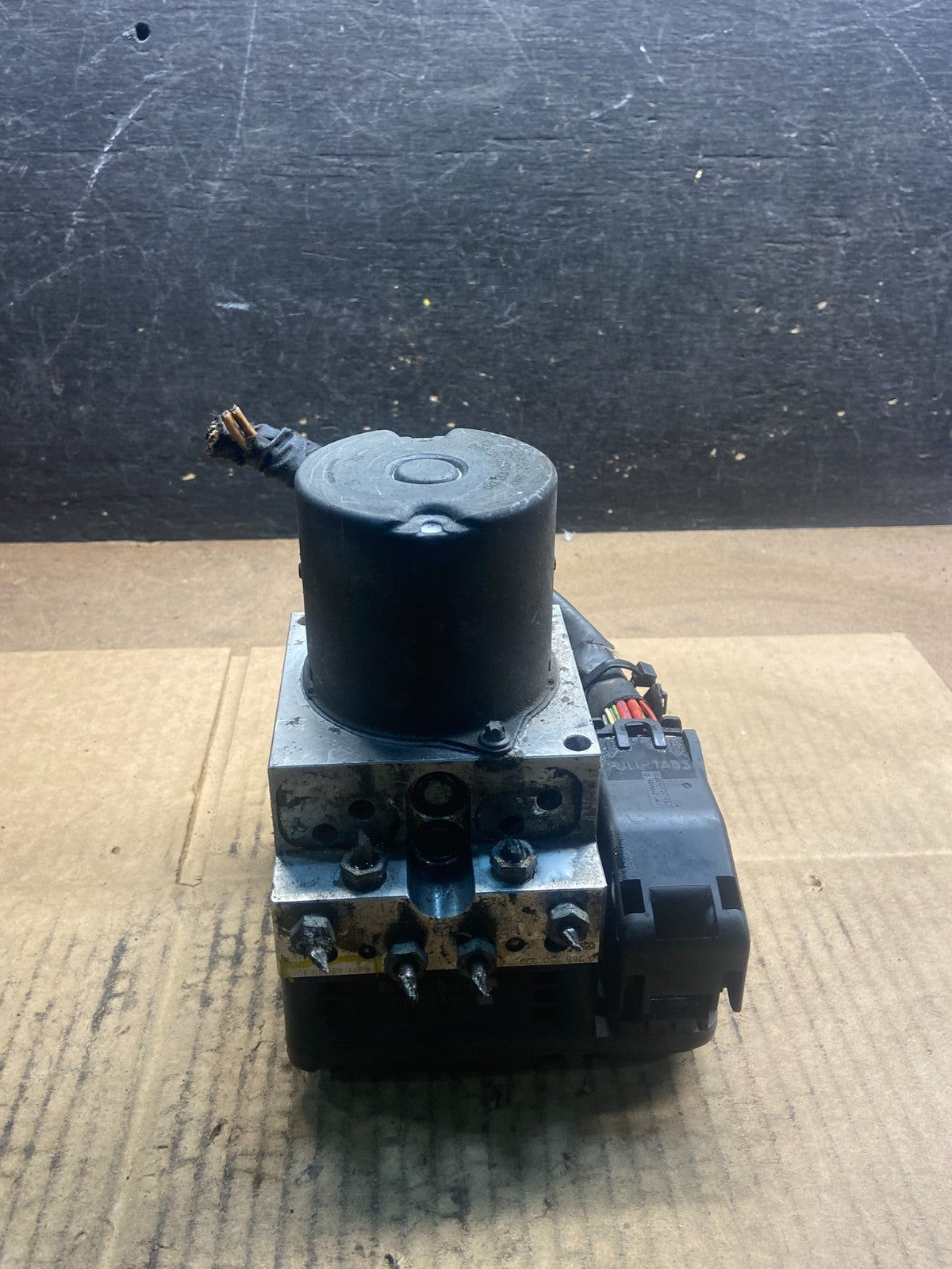 2006 to 2009 Mercedes E350 ABS Anti Lock Brake Pump A2114311912 Y4369 DG6