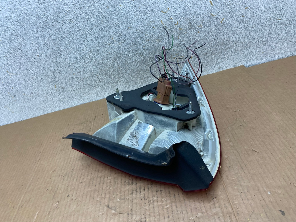 2010 2011 2012 Ford Fusion Right Passenger Side Tail Light AI6551 LK3