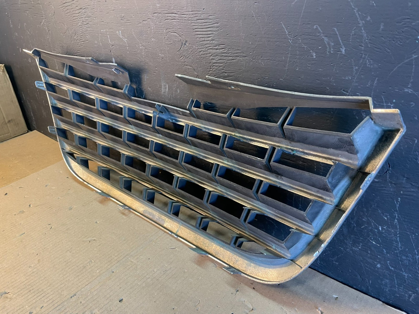 2008 to 2010 Chrysler Town & Country Front Upper Grill Grille Oem AB7891 DG8