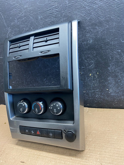 2008 to 2012 Jeep Liberty Dash Climate Temperature Control Radio Bezel AF2617 DG1