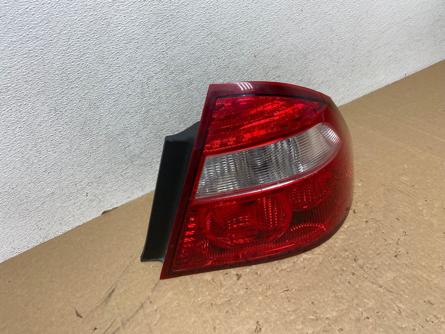 2005 2006 2007 Ford Five Hundred Right Passenger RH Tail Light AG1101 LK2