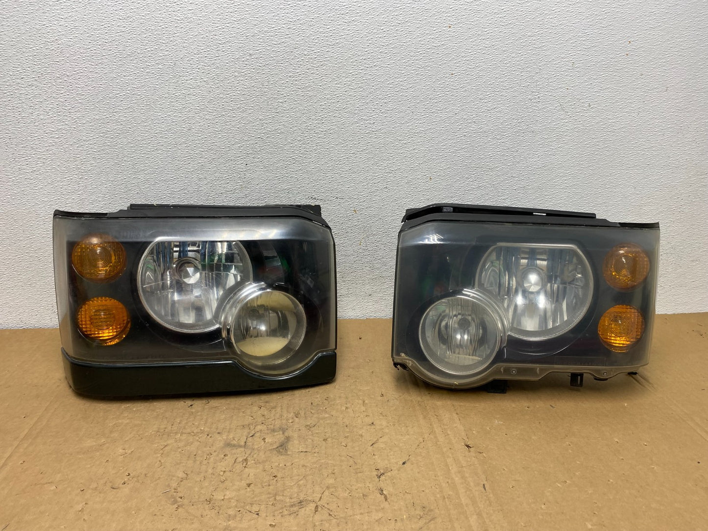 2003-2004 Land Rover Discovery Left+Right Set Halogen Headlights AD3044 DG0
