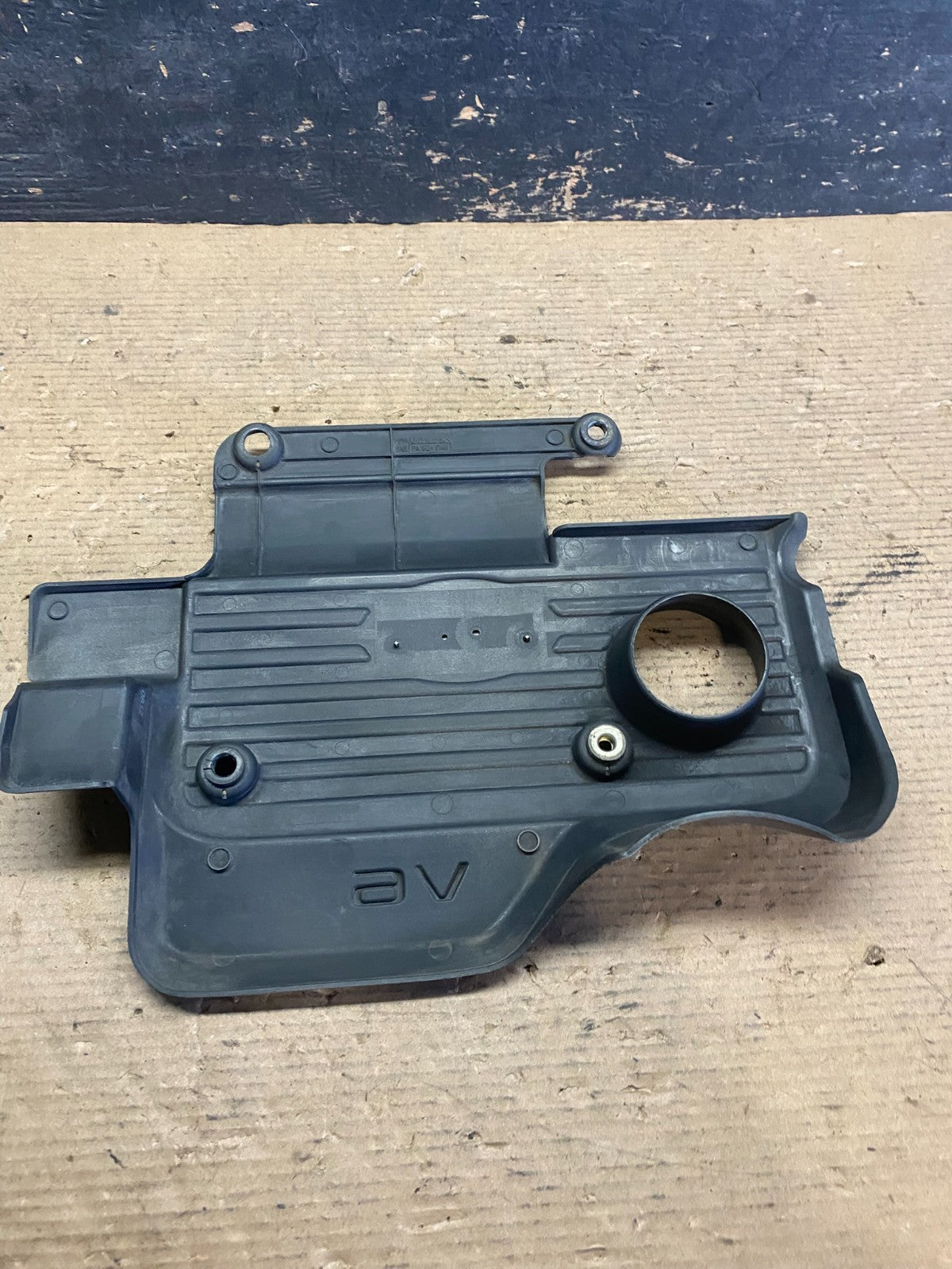 1999 2000 2001 Infiniti i30 3000 v6 Engine Cover Motor Shield s3446 DG5