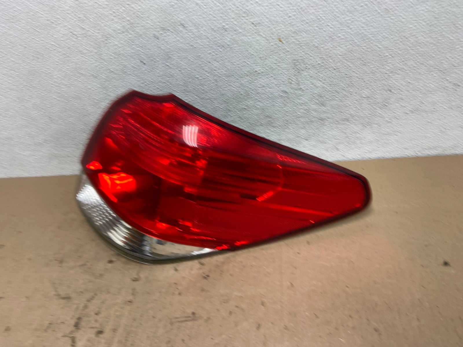 2010-2014 Subaru Outback Wagon Right Passenger Rh Side Tail Light AE6537 LK1