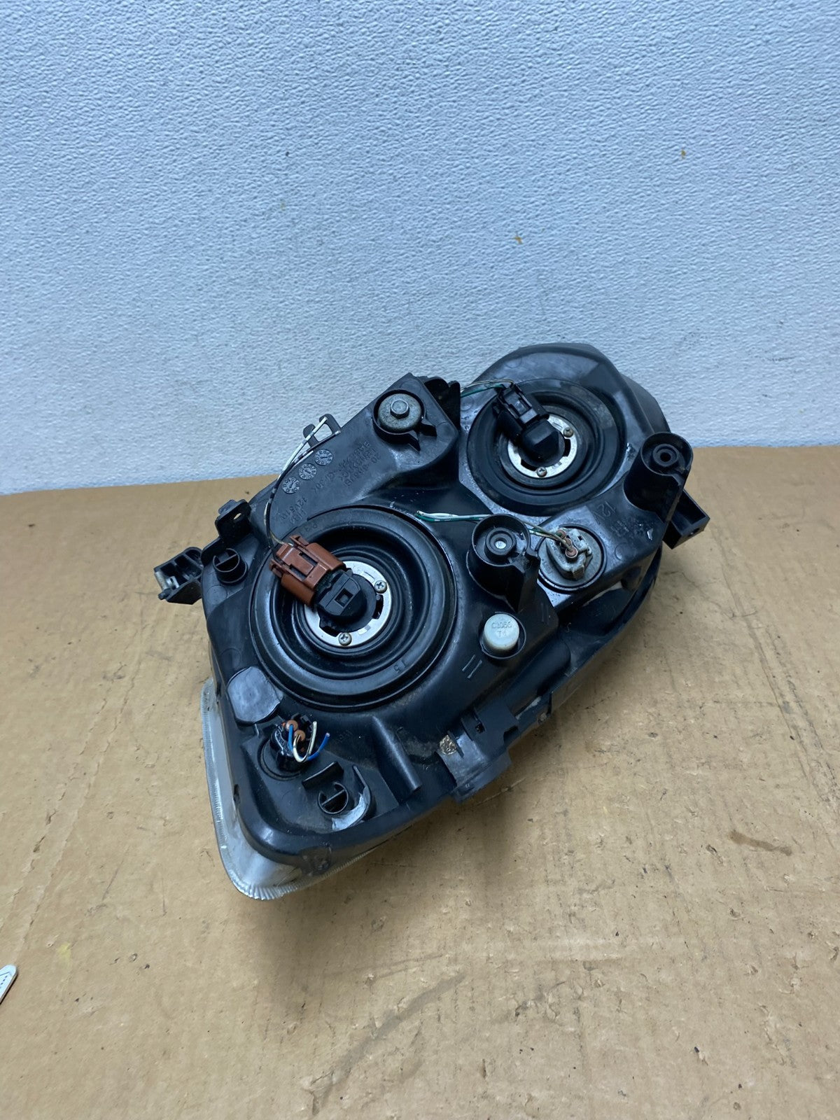 2005 2006 2007 Toyota Avalon Right Passenger RH Halogen Headlight TYC AD1240 DW3