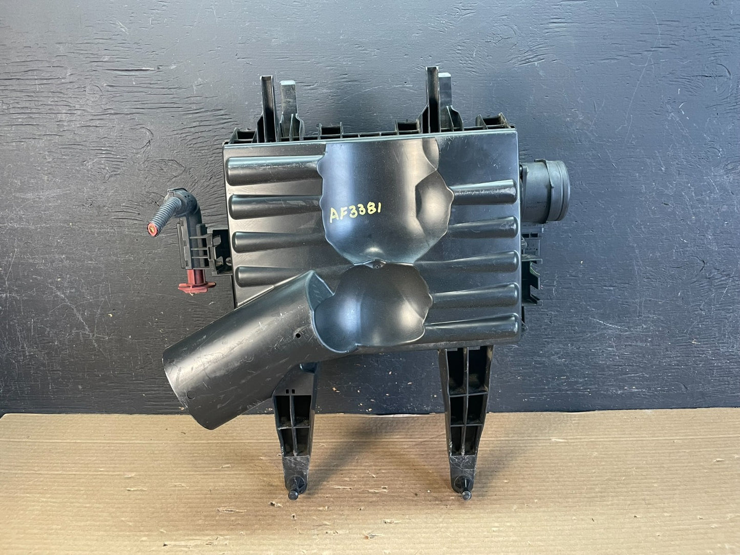 2010 to 2018 Mercedes-Benz Sprinter 2500 3.0L Air Cleaner Box AF3381 DW4
