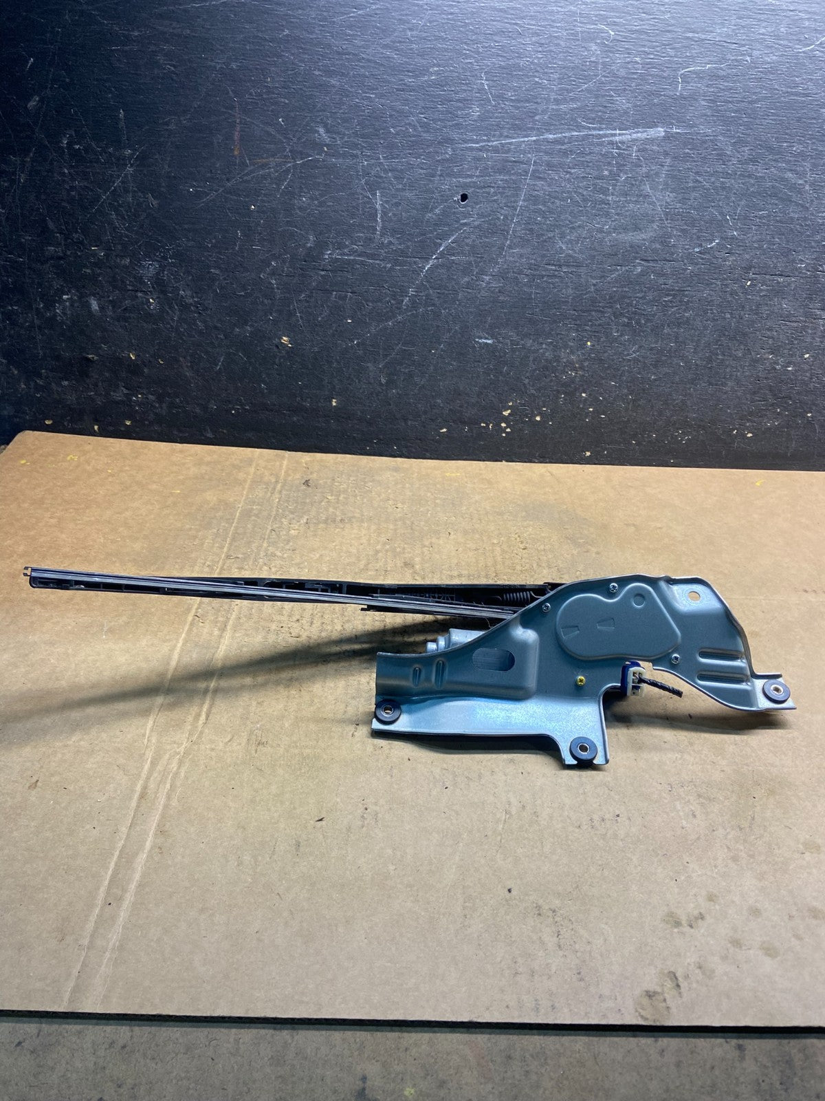 2009 to 2013 Subaru Forester Rear Windshield Washer Wiper Motor Y4616 PS5