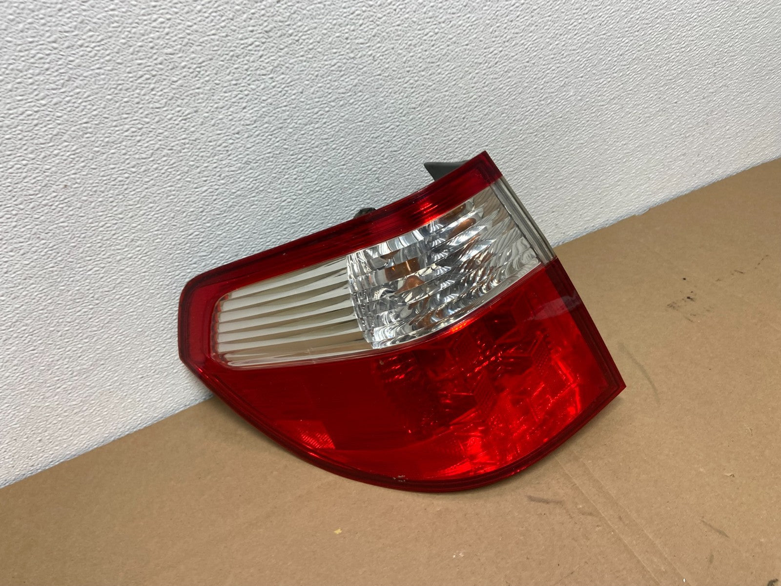 2005 2006 2007 Honda Odyssey Left Driver LH Side Tail Light Oem AB6313 DW2