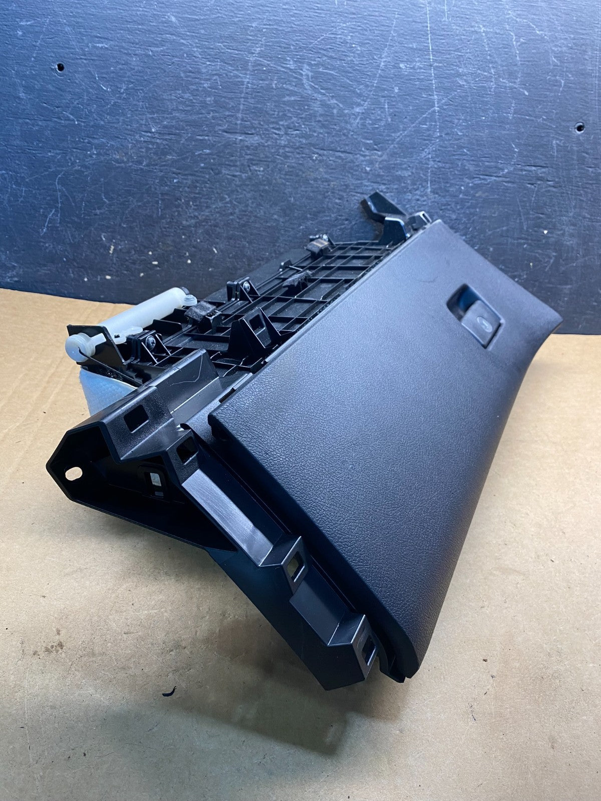 2013 2014 2015 Toyota Avalon Front Right Passenger Storage Glove Box AH6980 DG1