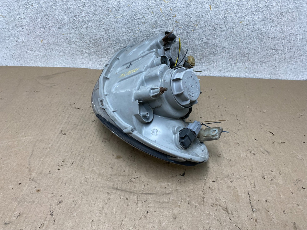 2002-2005 Hyundai Sonata Right Passenger Headlight Halogen AH7630 DW8