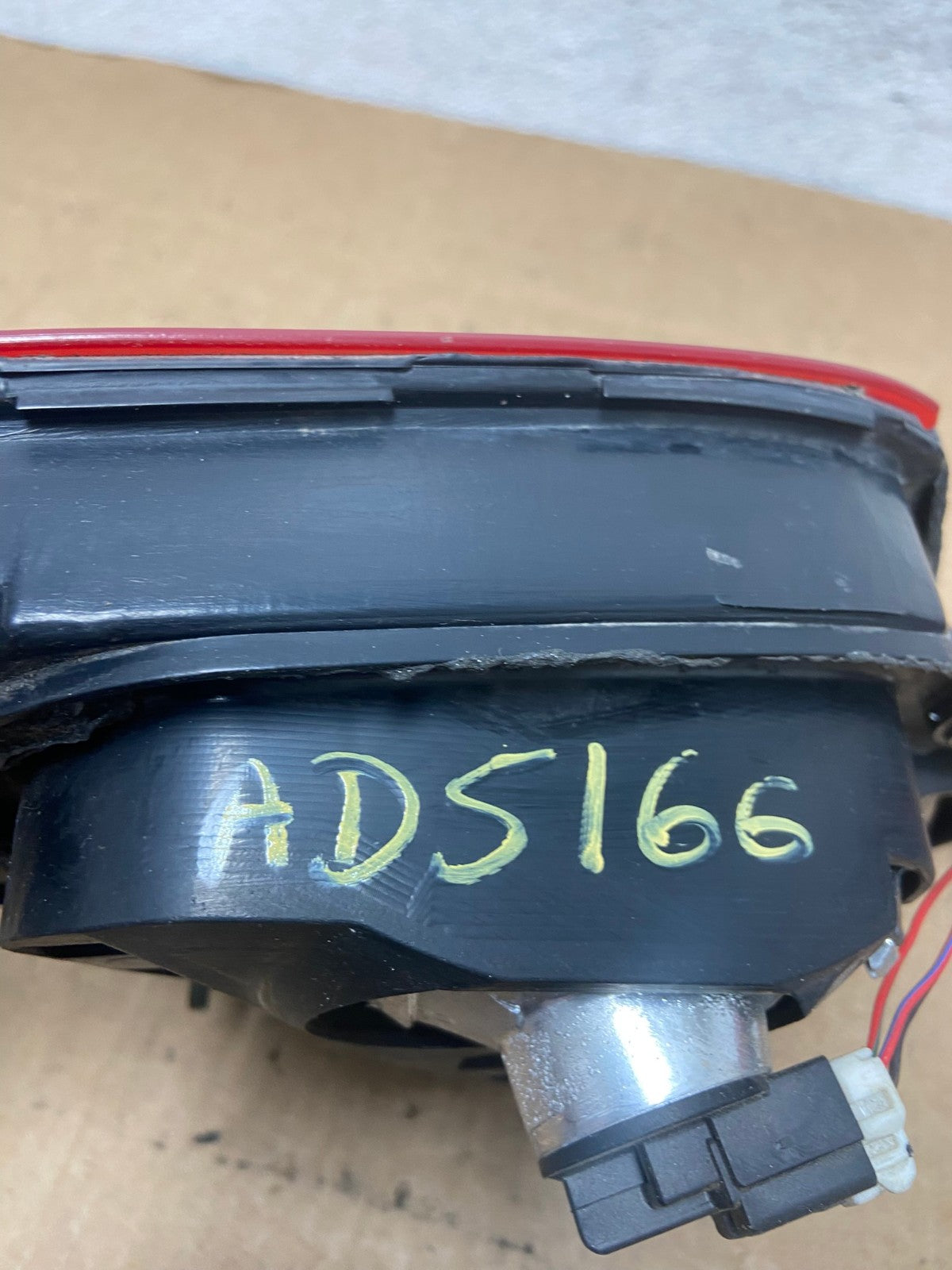 2002 - 2004 Infiniti i35 Inner Right Passenger RH Side Tail Light AD5166 LK7