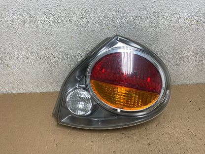 2002 2003 Nissan Maxima Right Passenger RH Side Tail Light L4455 DW0