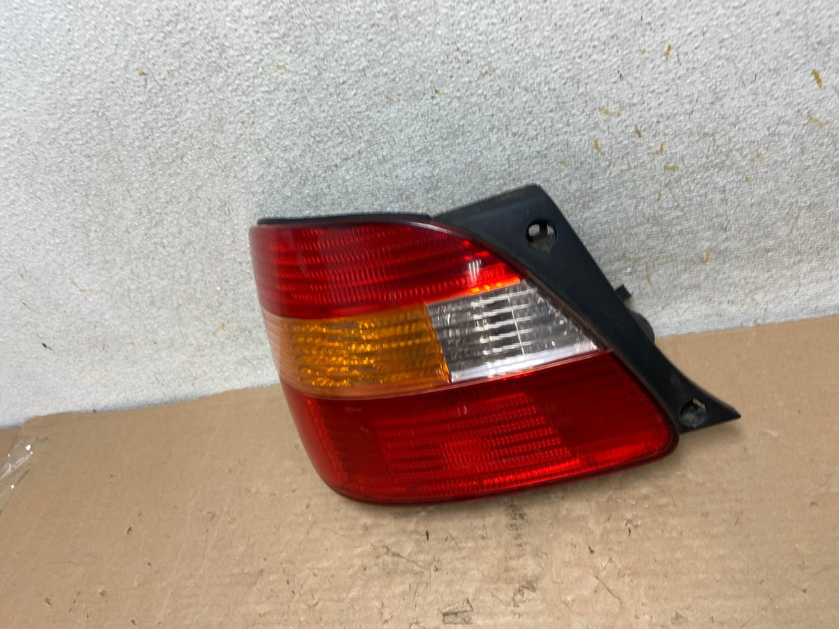 2001 - 2005 Lexus Gs300 Gs400 Gs430 Left Driver LH Side Tail Light AI1124 LK1
