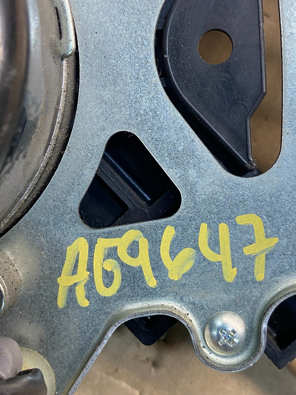 2005 - 2010 Honda Odyssey Left Lock Actuator AG9647 DG6