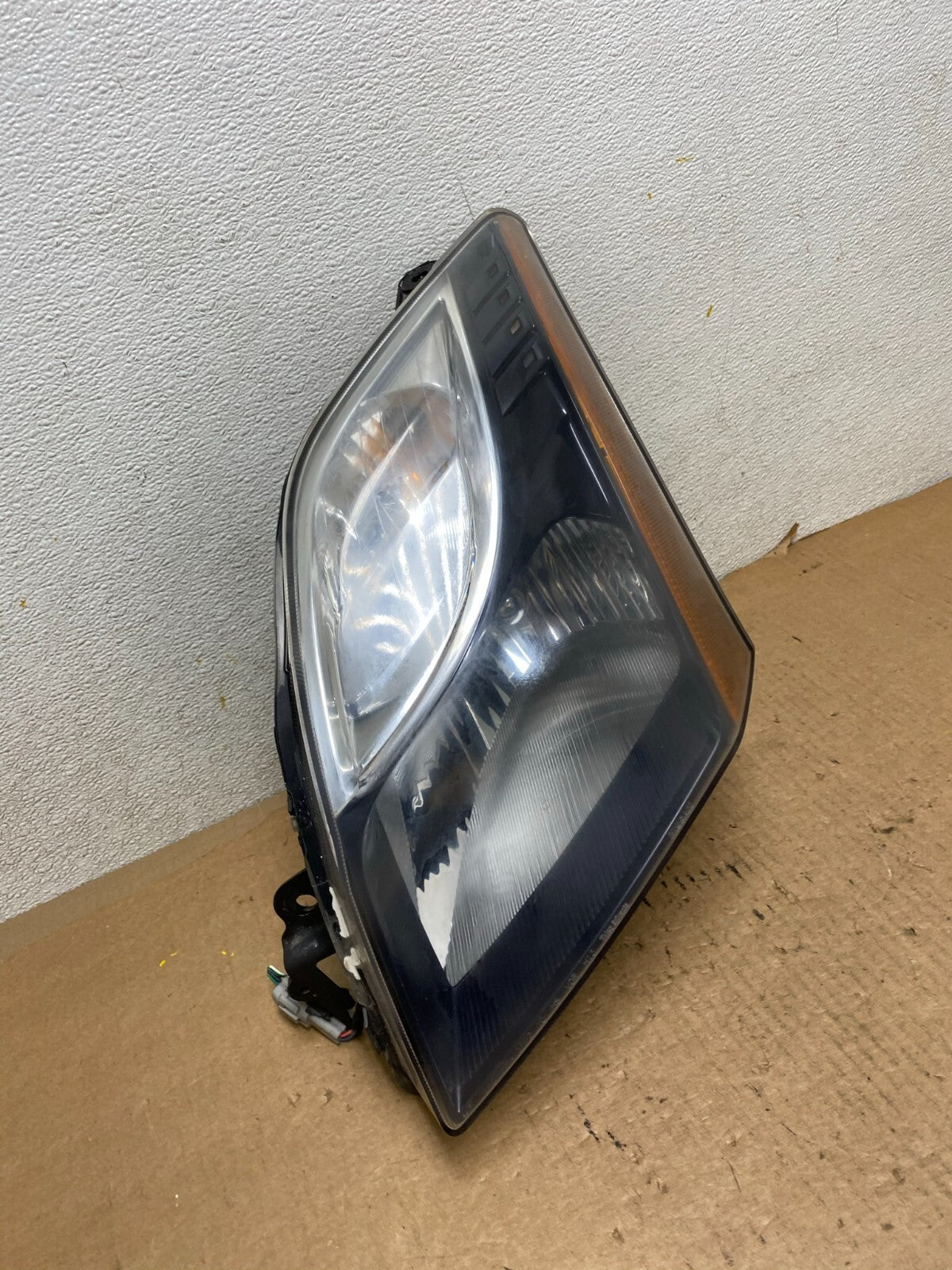 2010-2012 Nissan Sentra Halogen Left Driver LH Black Headlight L2741 DW2