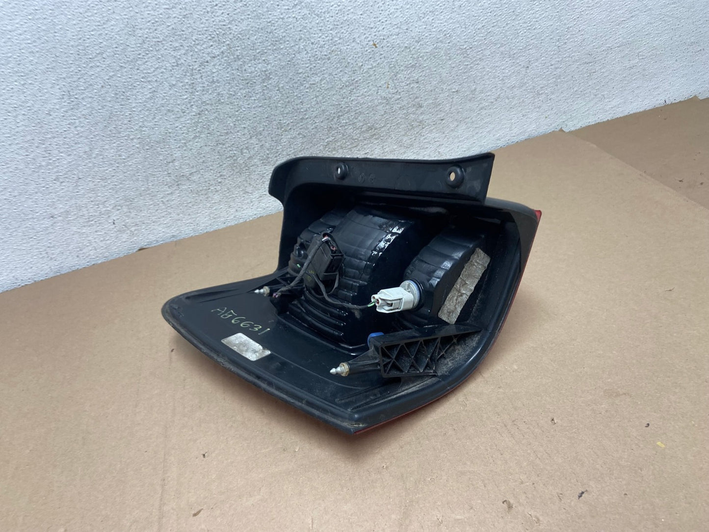 2008 to 2012 Ford Escape Right Passenger RH Side Tail Light AG6631 LK5