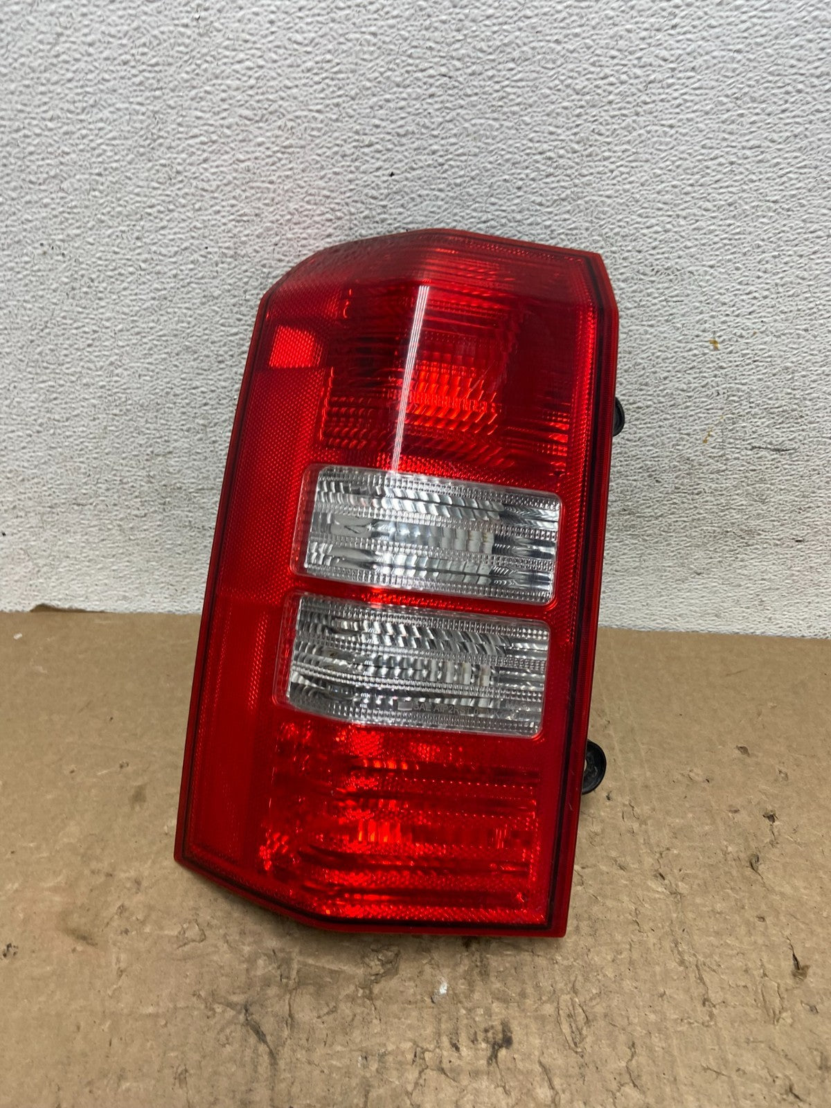 2008 to 2016 Jeep Patriot Left Lh Driver Side Tail Light AF8402 DW0