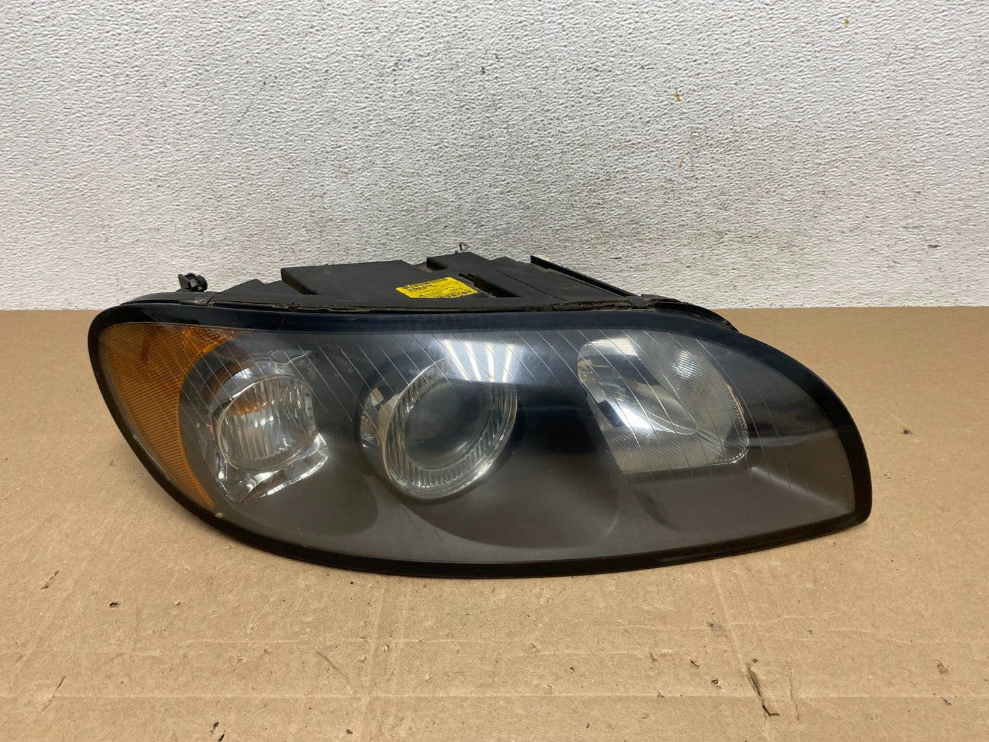 2006-2010 Volvo C70 Right Passenger RH Side Headlight AE5061 DW0
