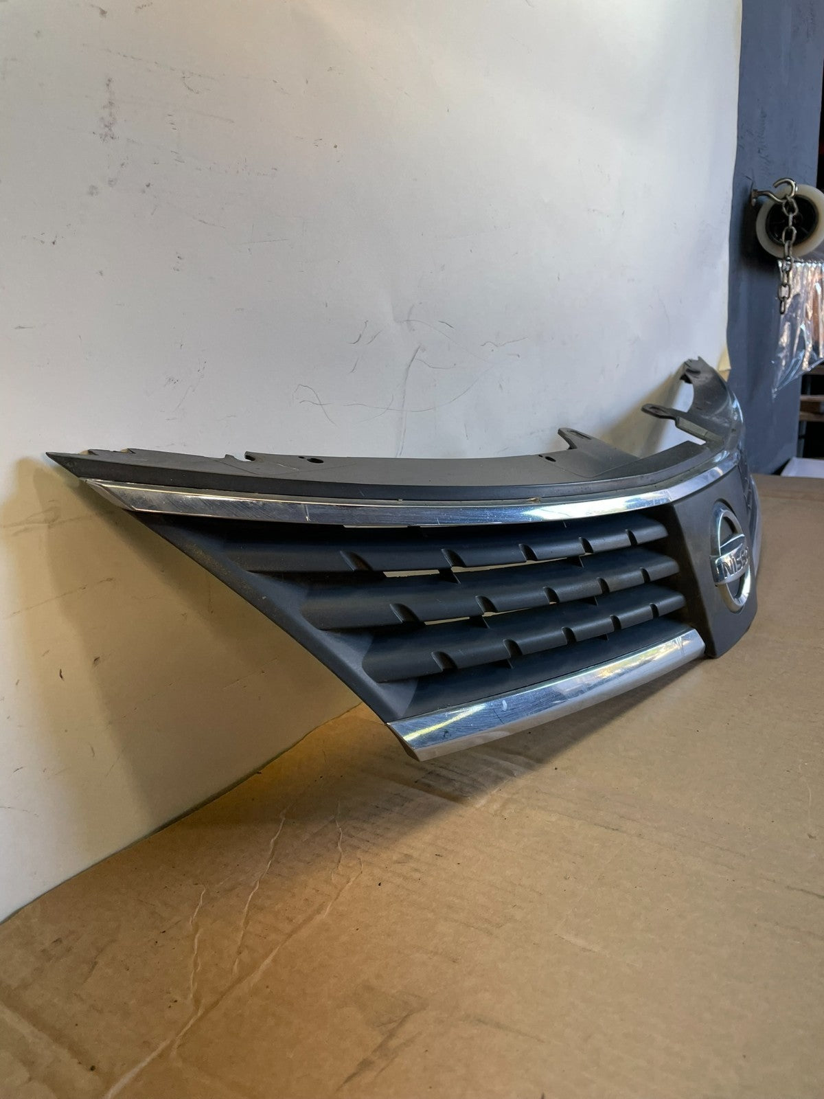 2007 2008 2009 Nissan Versa Sedan Front Upper Grill Grille AG3182 DG2