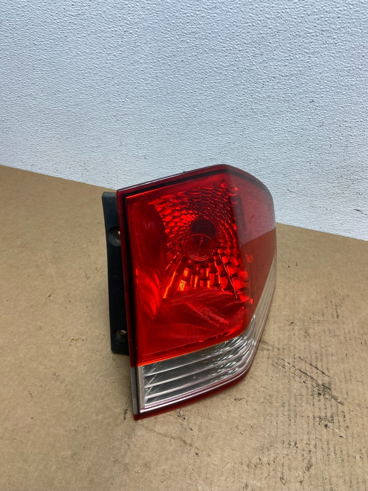 2009 2010 2011 Kia Borrego Right Passenger Side Tail Light AC3038 DW2