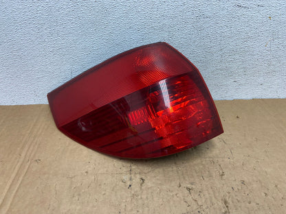 2004 to 2005 Toyota Sienna Left Driver LH Side Tail Light AD3311 LK0