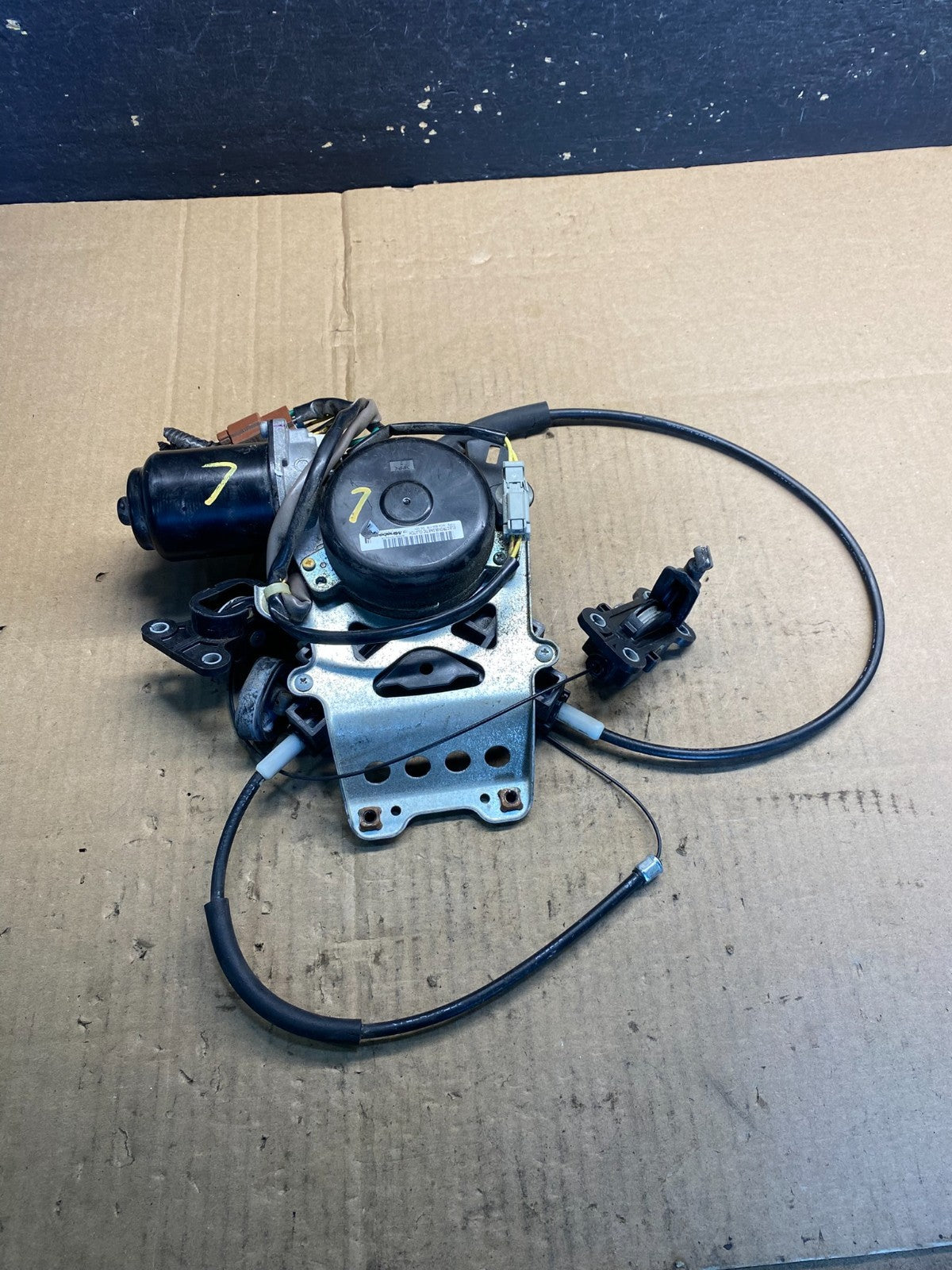 2005 - 2010 Honda Odyssey Rear Left Sliding Door Lock Actuator Motor AA7746 DG4