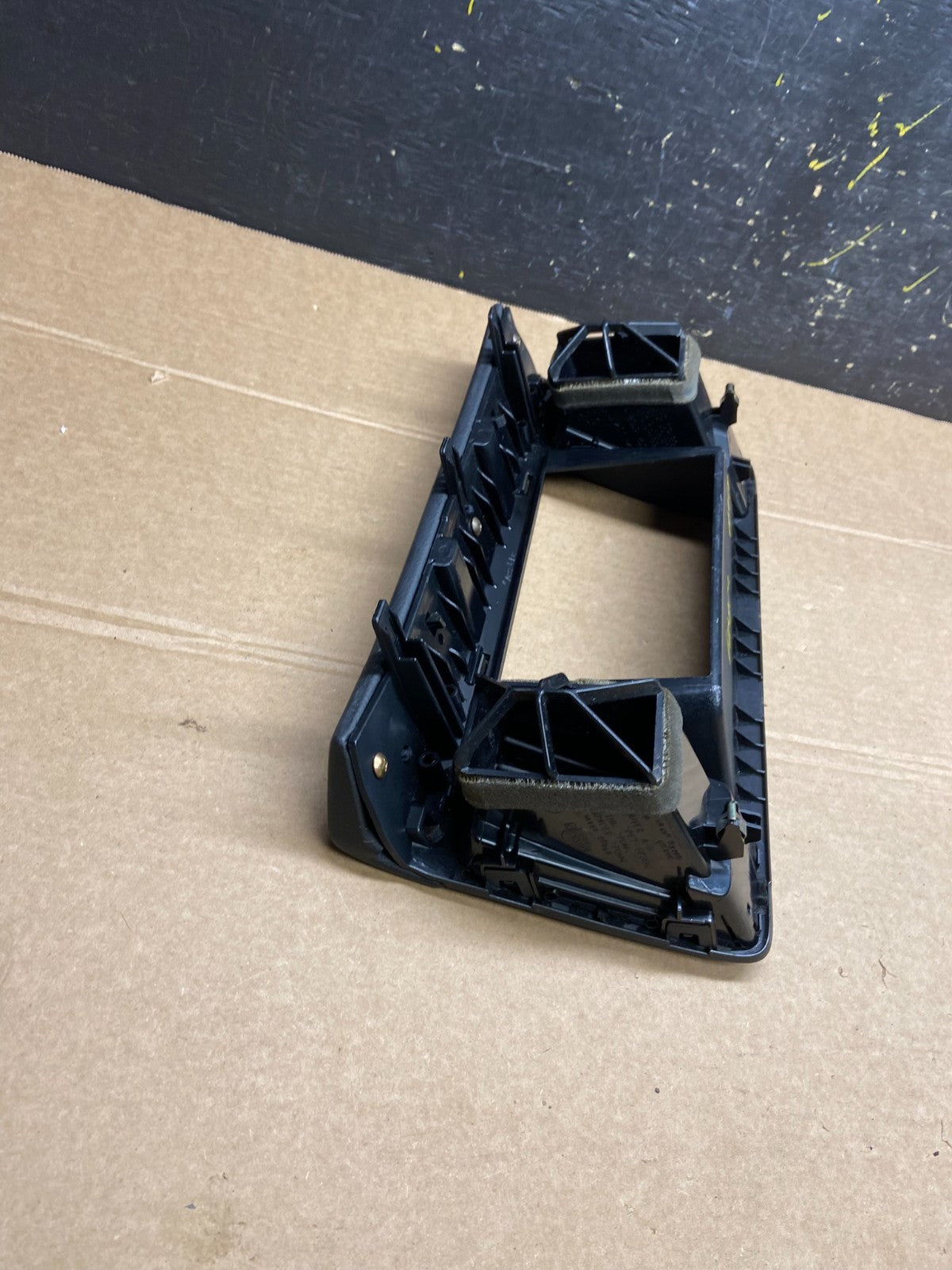 2003-2007 Nissan Murano Radio Center Console Display Bezel Air Vent OEM W6429 DG4