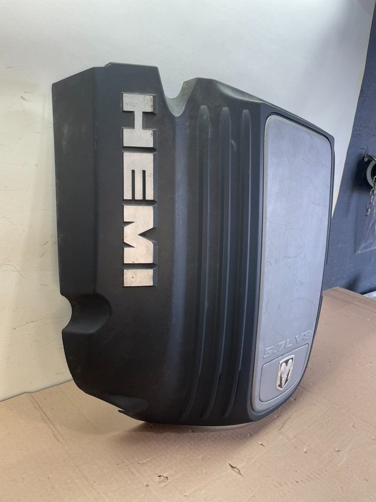 2005 to 2010 Dodge Charger Ram 5.7L Hemi Engine Cover Plastic Shield AG7682 DG2