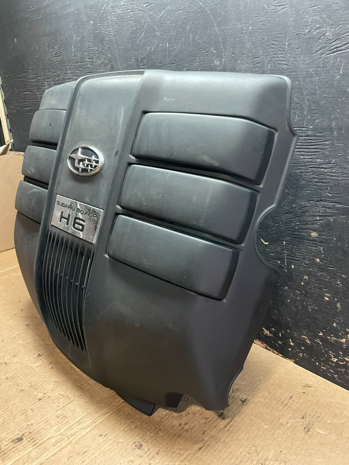 2007 to 2014 Subaru Tribeca 3.0L Factory Engine Cover 14025AA24A z6020 DG2