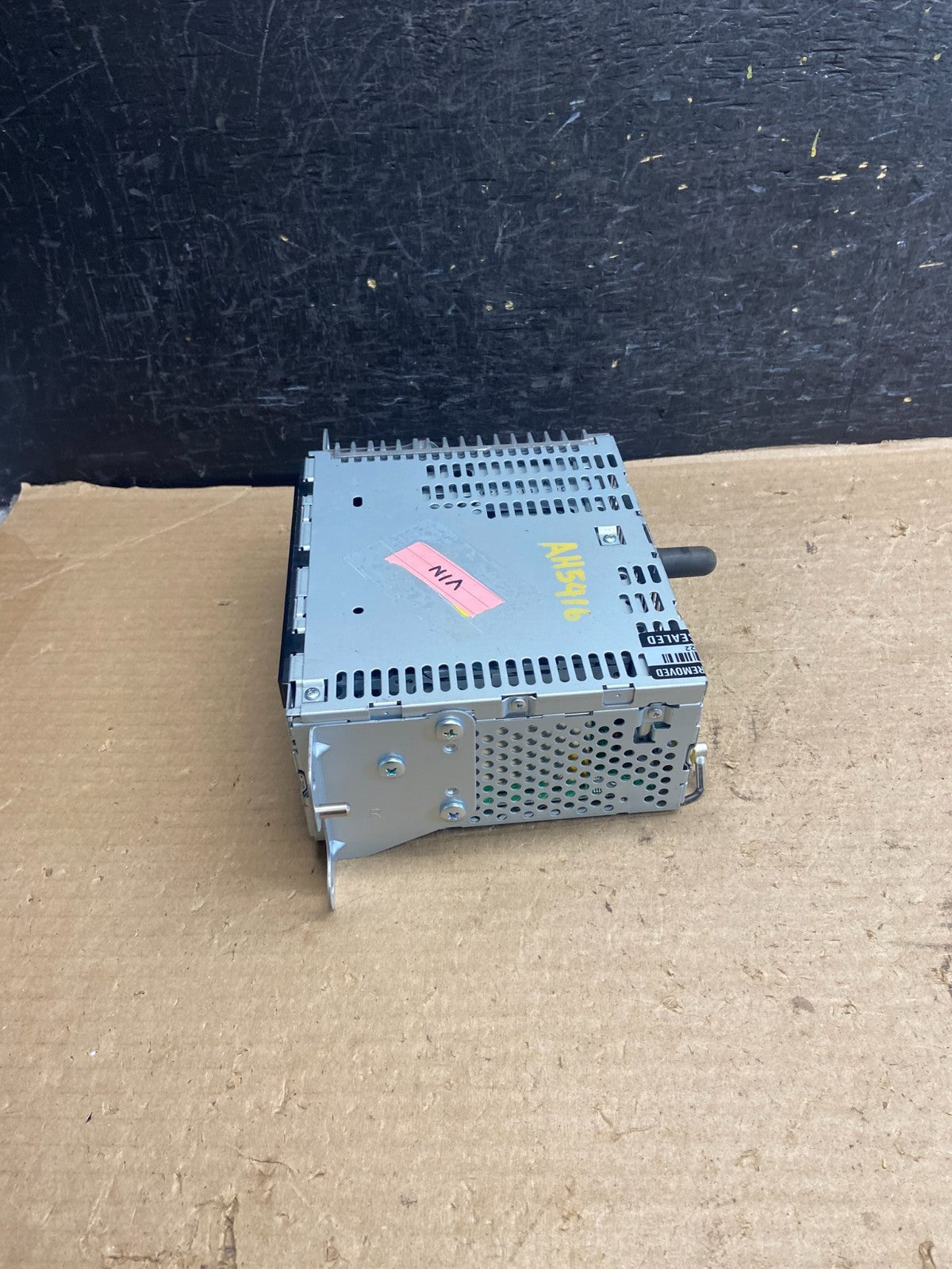 2013 to 2014 Ford Edge AM/FM Radio Reciever AH5416 DG2