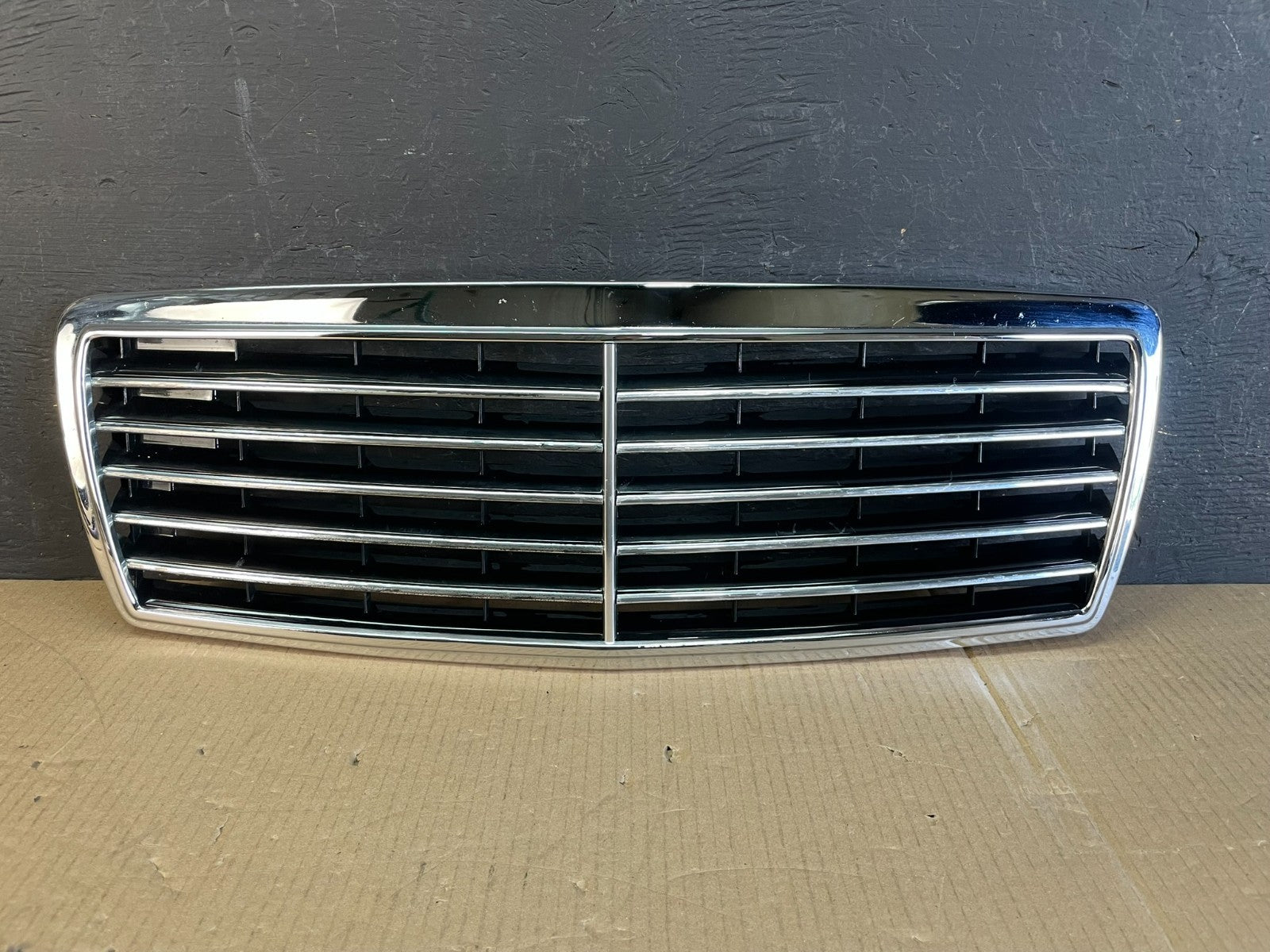 1994 to 2000 Mercedes-Benz C220 C230 280 W202 Front Grill Grille AE37260