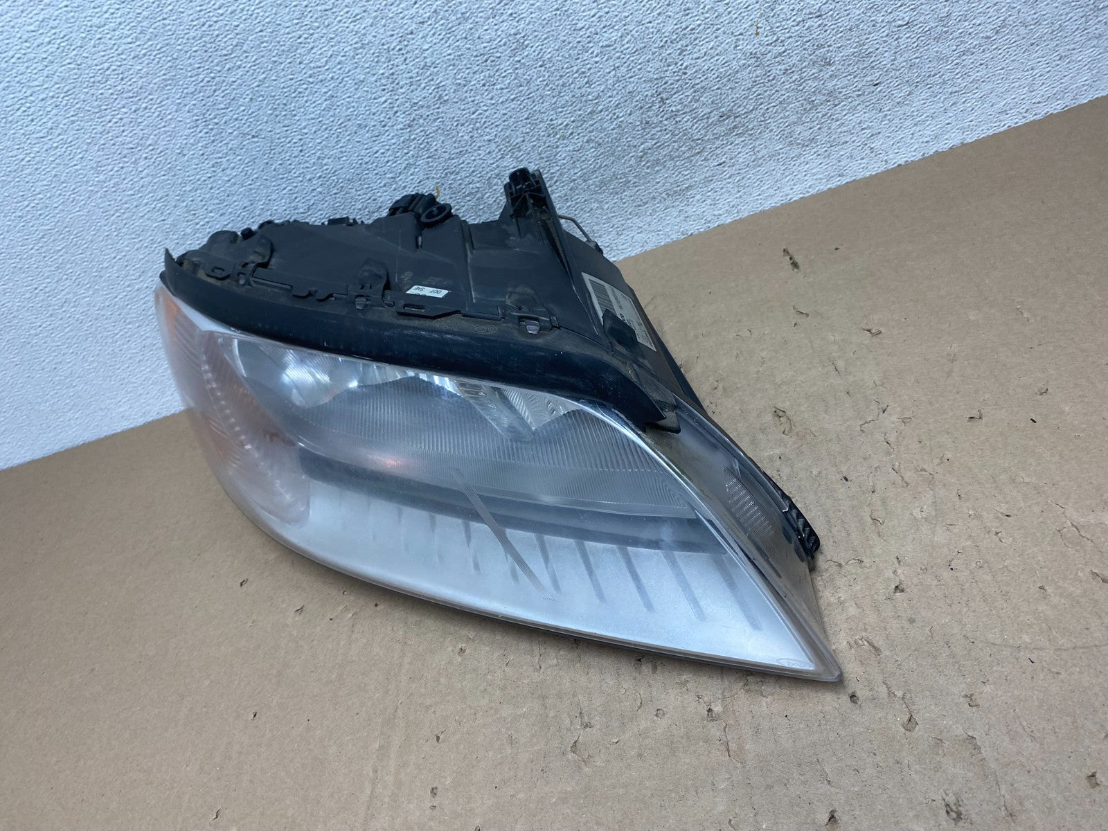 2008 to 2013 Volvo XC70 V70 S80 Right Passenger Side Halogen Headlight AG6785 DW1