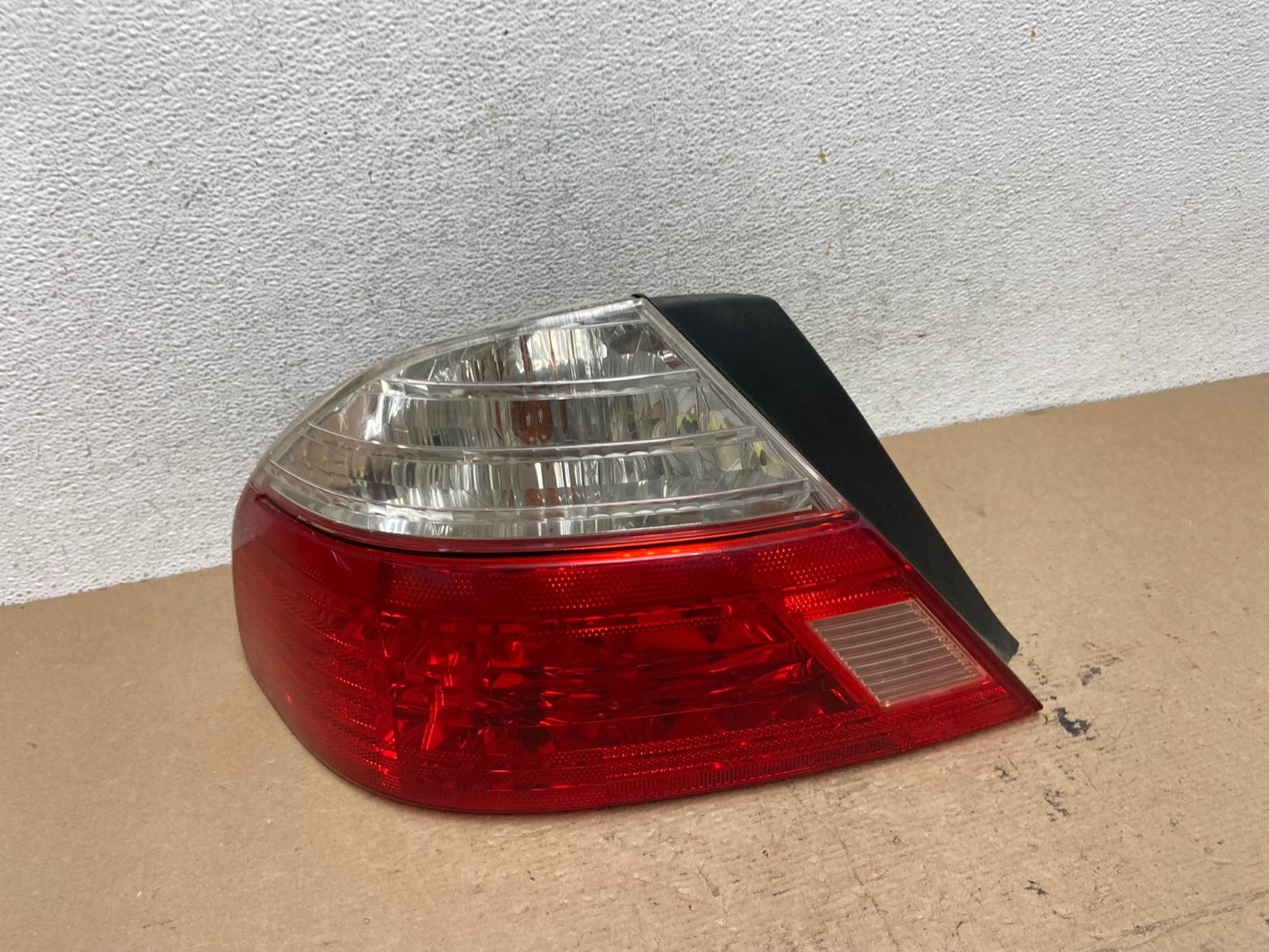 2003 to 2004 Toyota Avalon Left Driver Side Tail Light AF4905 LK0