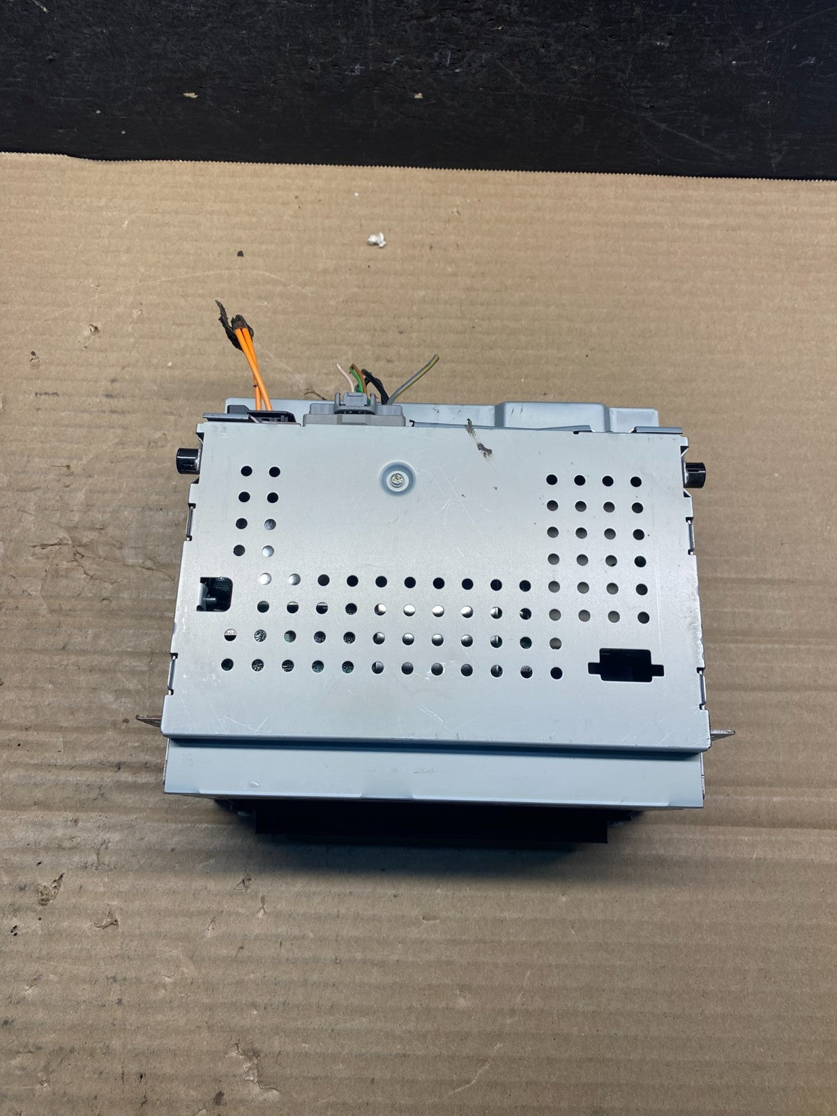 08-10 VOLVO 70 07-09 80 SERIES RADIO AM-FM STEREO MP3 PLAYER 31260541 AF3897 PS4