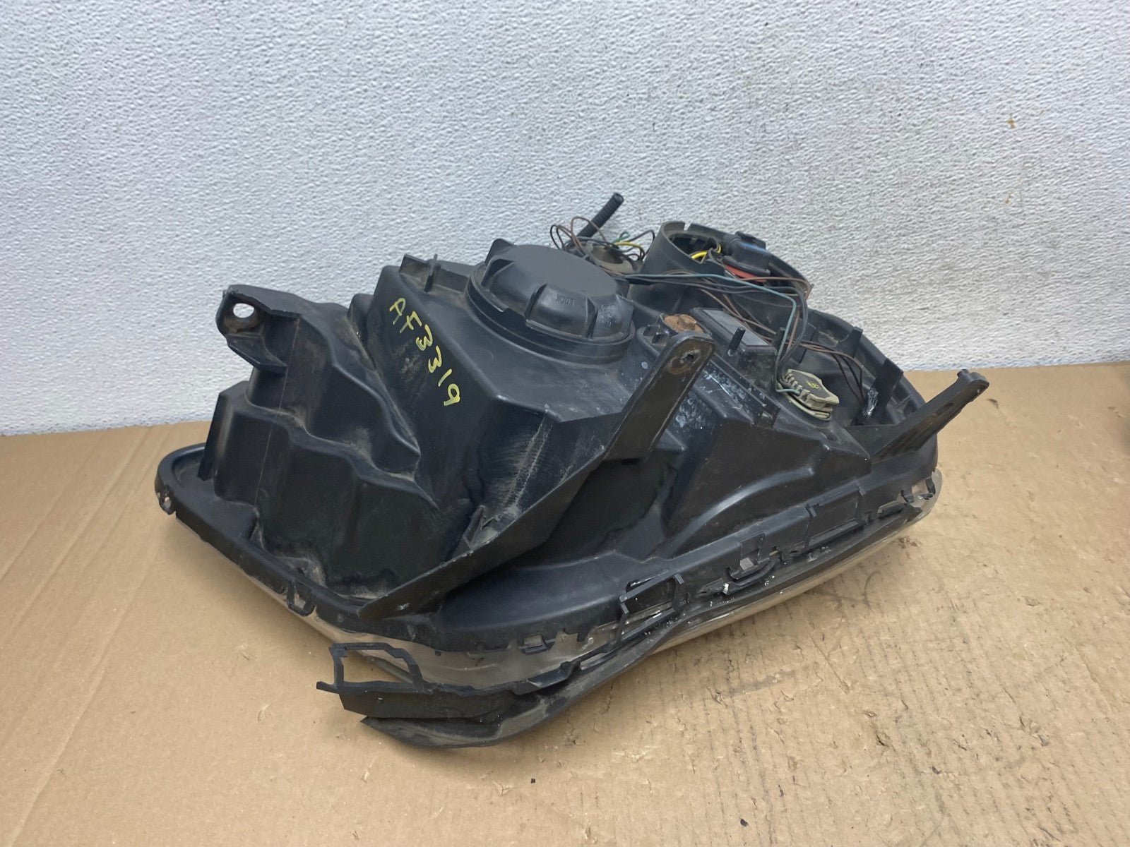 2010 to 2015 GMC Terrain Halogen Left Driver Lh Side Headlight AF3319 LK8