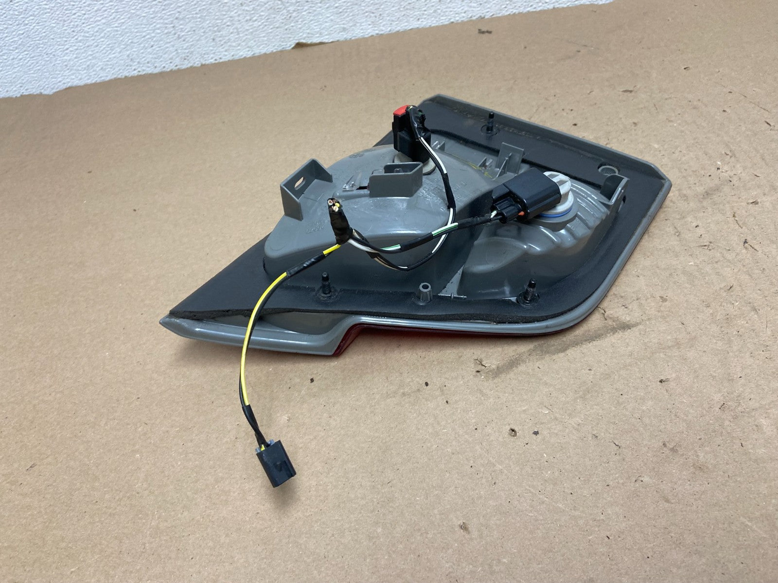 2011-2013 Jeep Grand Cherokee Left Driver Side Lh Inner Tail Light AG34195