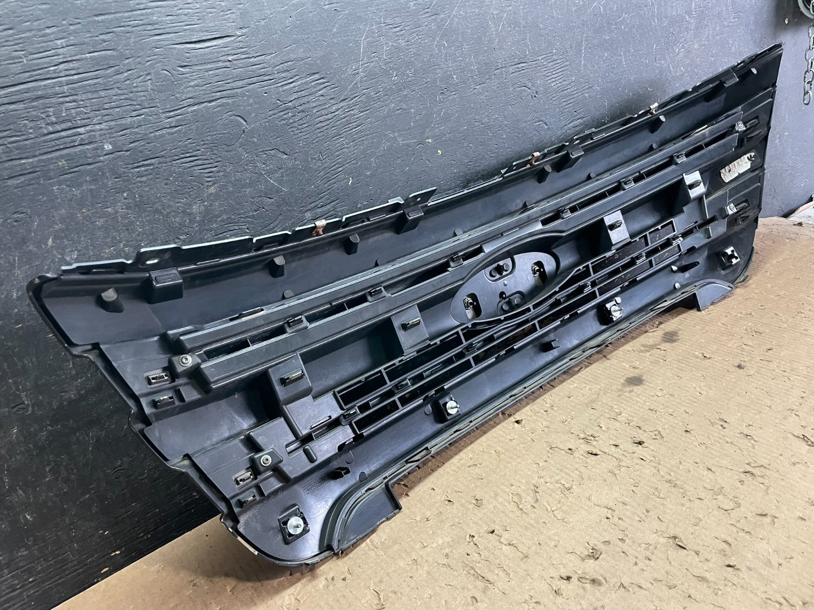 2011 to 2015 Ford Explorer Upper Front Grill Grille Oem Z5638 DG12
