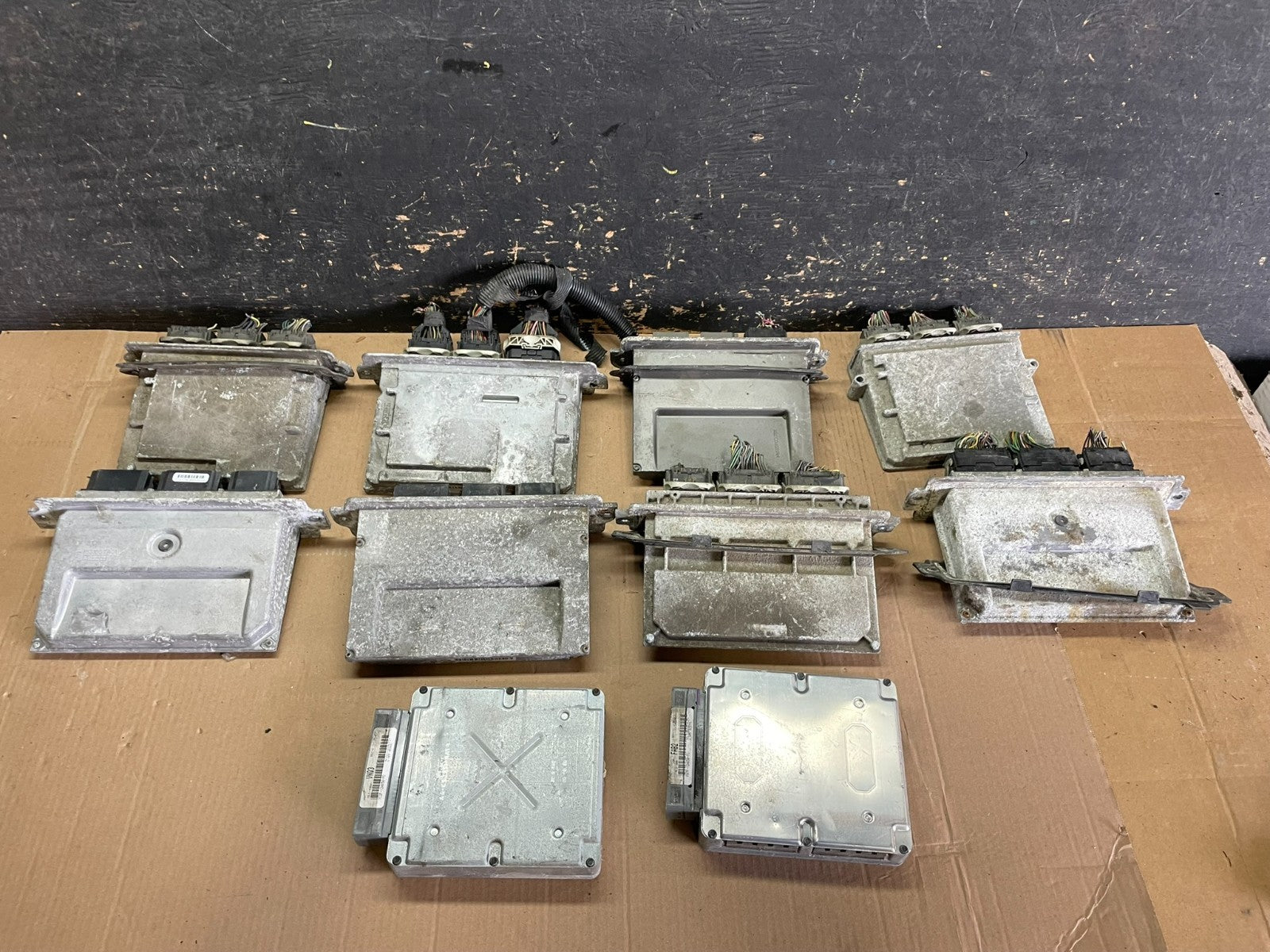 Mix of 10 Ford ECM Engine Computer Module Z83140