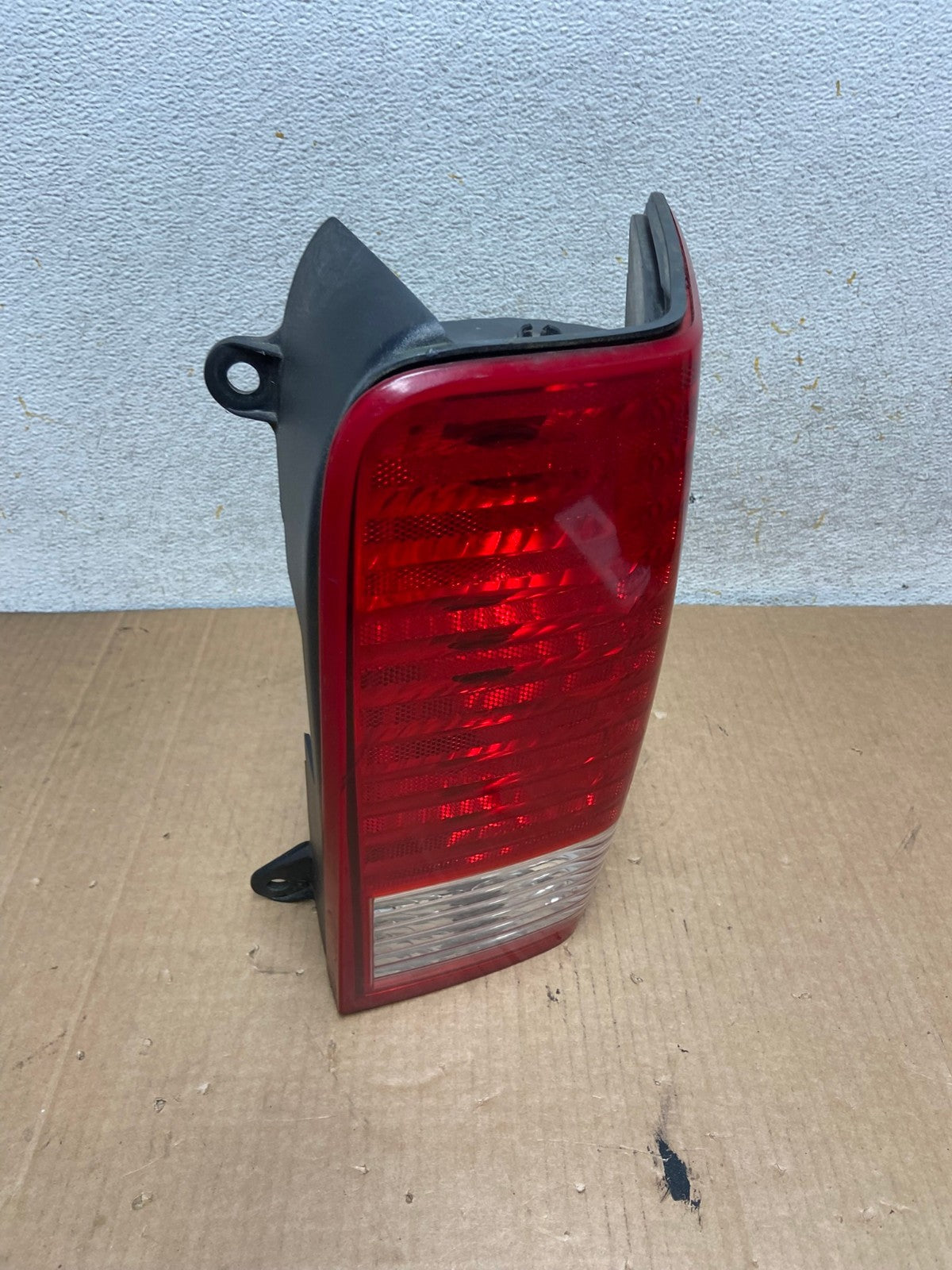 2007 2008 2009 Chrysler Aspen Tail Light Right Passenger Rh Side AI8445 LK2