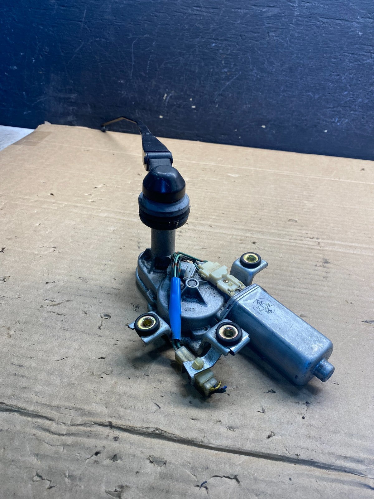 2002 to 2006 Acura RSX Rear Windshield Wiper Motor AE8219 DG4