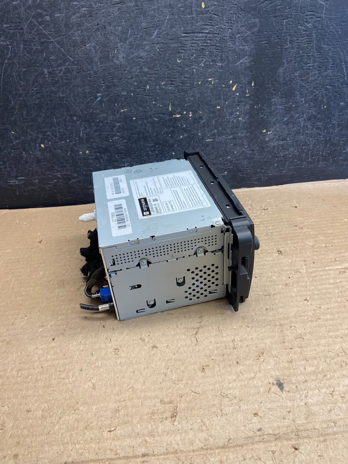 2007 to 2014 Chevrolet GMC Cadillac Radio Navigation Screen Display AH5133 DG1